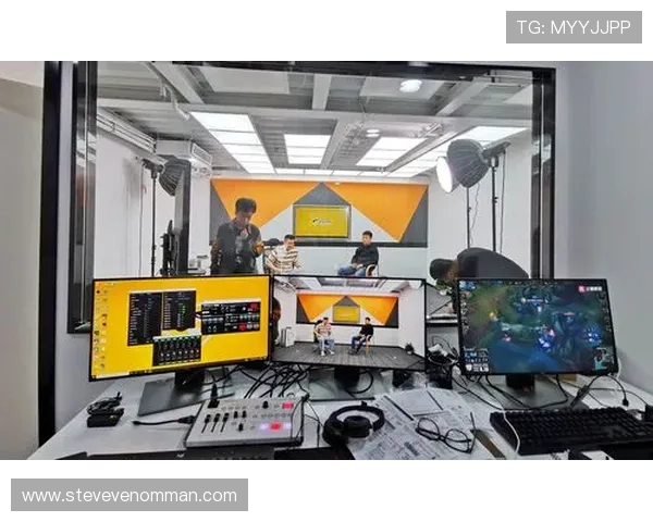 华体育app官方下载入口，快速下载安装享受高清体育直播内容